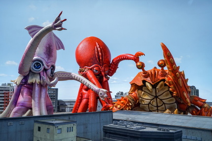Revisión de Fantasia 2020: MONSTER SEAFOOD WARS interpreta a Kaiju Karnage para reírse